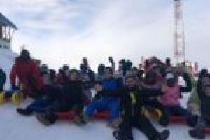 Copiii Centrului de Tineret Moldova Nouă – în regatul de gheaţă al Munţilor Parâng!