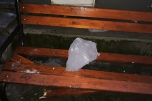 Zeci de baimareni au solicitat interventia angajatilor de la SPAU Baia Mare. Acum se inlocuieste mobilierul stradal deteriorat si se fac diverse reparatii