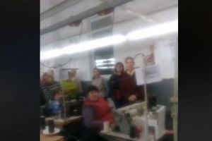 Continua greva angajatelor de la croitoria Fedex Design din Maneciu! Nu si-au primit salariile nici pana astazi