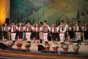 Caravana „10 pentru folclor” ajunge astăzi la Şcoala Gimnazială „Miron Costin”