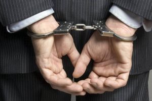 Fals procuror, prins de poliţişti
