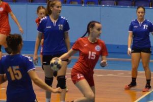 Handbalistele junioare continuă cursa