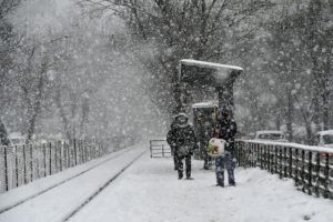 Cod galben de ninsori viscolite în Prahova si alte 22 de judeţe. Până când va dura alerta