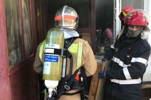 L-a omorât viciul! Bihorean carbonizat în propria-i locuinţă, cuprinsă de flăcări din pricina unei ţigări