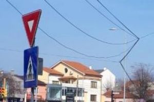 Continua mutarea cablurilor aeriene de pe principalele bulevarde din Constanta