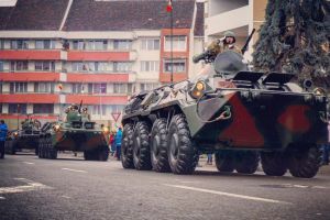 Brigada 81 Mecanizată, 100 de ani: Defilare în Piaţa Petru Rareş