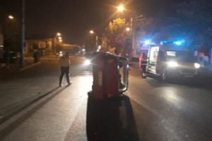 Logan pus pe „cant” în mijlocul intersecţiei