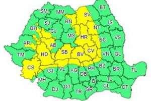 Atenţionare meteorologică: se depune strat consistent de zăpadă şi începe viscolul la munte