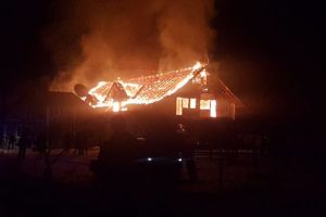 Incendiu la acoperiţul unei case în Cristian