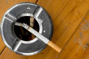 Cum poţi ajunge să dai pentru o singură ţigară peste 100 de lei