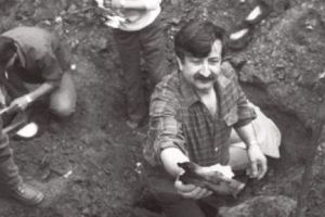 Povestea primei „Bombe” de presă de după Revoluţie. „Cazul Berevoieşti”. Cum făcea SRI poliţie politică în 1990. Documente dezgropate, cu cazmaua, de ziarişti. Evenimente uitate ale anilor '90.