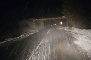 Au început ninsorile – Starea principalelor drumuri din Sibiu şi judeţele învecinate