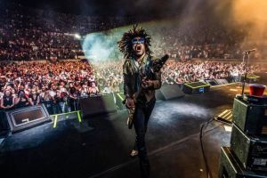 Lenny Kravitz aduce un concert de zile mari, la Cluj-Napoca! Cât costă biletele (VIDEO)