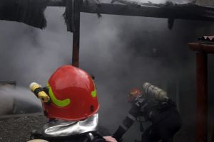 Incendiu în centrul Oradiei: O casă a luat foc, pe strada Ady Endre