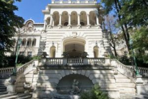 DEZVĂLUIRI INCENDIARE despre povestea de DRAGOSTE cu fostul PREȘEDINTE. Idilă la COTROCENI. Artista a RUPT TĂCEREA