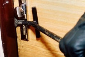 Atenţie la hoţi: Poliţiştii bihoreni au prins 6 adolescenţi care dădeau iama prin anexele consătenilor