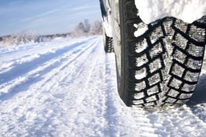 Recomandările Poliţiei rutiere pentru circulaţia pe timp de iarnă