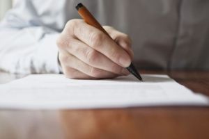 Concurs pentru tinerii care au talent la compus poezii – Se ţine la Sibiu