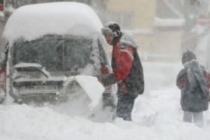 Cod portocaliu de ninsori şi viscol în munţii din zona Vâlcea, Gorj şi alte două judeţe