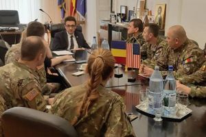 Militari americani la Prefectură