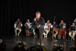 „Caravana folclorului” a ajuns la Casa de Cultură din Gura Humorului