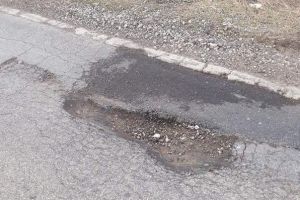 E praf! Un alt drum judeţean, cel dintre Salonta şi Tinca, este plin de gropi (FOTO)