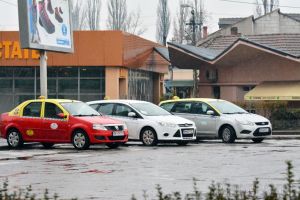 Cu jalba la Prefectură. Taximetriştii bihoreni se solidarizează cu colegii care protestează în Capitală