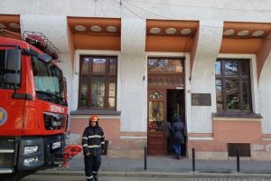 Incendiu la Baroul Bihor! Mai multe documente au luat foc în biroul unui avocat (FOTO)