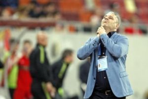 ÎNTÂMPLARE MEMORABILĂ cu un antrenor român. S-a întors din drum ca să caute în tomberoane un bilet de pariuri