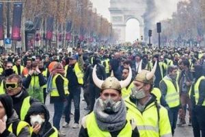FRANȚA. Peste 1.800 de persoane au fost condamnate în urma protestelor „Vestelor galbene”