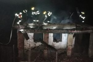 Pompierii bihoreni trag alarma: În şapte zile, o persoană a murit şi alte două au fost rănite, în urma unor incendii (FOTO)