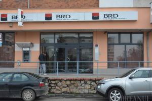 O fostă funcţionară a BRD din Oradea, acuzată că a delapidat peste 750.000 lei din banii clienţilor, a fost condamnată cu executare
