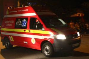 Pompierii intervin pentru stingerea unui INCENDIU la Câmpeni