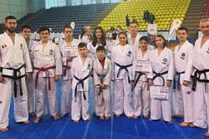 Trei sportivi de la Pantera Neagră Petroşani în lotul national de taekwon-do