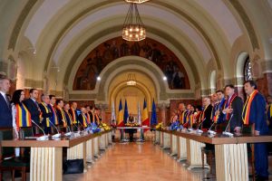 Ce atribuţii are Guvernul, Primul-Ministru, Prefectul…?