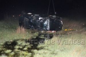 ULTIMĂ ORĂ: Un copil din Ciorăşti a murit după ce s-a răsturnat pe câmp cu maşina furată din curte