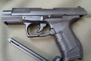 Bărbat din Negomir, ameninţat cu pistolul după o şicanare în trafic
