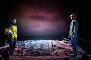 Adolescenţii în dialog cu actorii din spectacole la Teatrul Gong