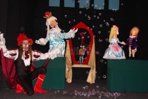 Teatrul pentru copii şi tineret „Vasilache” Botoşani prezintă la Suceava spectacolul ...