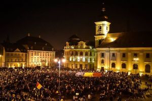 Protest pentru Kovesi la Sibiu – „Corupţia poate fi invinsă. Nu abandonaţi!”