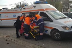 Mamă şi fetiţă lovite de o şoferiţă pe trecerea de pietoni, în Satu Mare. Copila, în vârstă de 6 ani, rănită grav