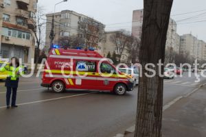 Accident rutier in fata Universitatii Andrei Șaguna din Constanta. Victima este un pieton . Cadrele medicale chemate in ajutor (galerie foto) 