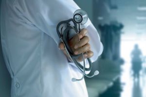 O tânără din Galaţi este bănuită că a falsificat o diplomă de doctor
