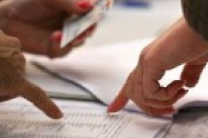 Doi cetateni din Republica Moldova se foloseau de o falsa cetatenie romana pentru a munci in Germania