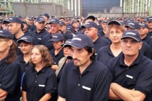 Apocalipsa economică bate la uşa României. Primele semne: câteva firme vor trimite în şomaj peste 5.000 de angajaţi