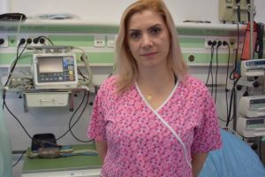 Medicul care nu a lăsat frâiele profesiei nici când era sub tratament, într-o zi plină la UPU Alba Iulia. Relatările unui aparţinător