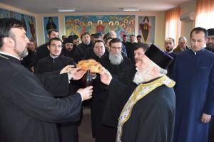 Doliu in Episcopia Tulcii: Slujba impresionanta de pomenire pentru preotul si sotia lui, morti intr-un tragic accident. Se intorceau de la Ierusalim
