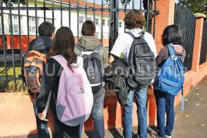 Programa prea stufoasa genereaza vanatoarea de note. Se impune mai multa scoala, in detrimentul vacantelor 