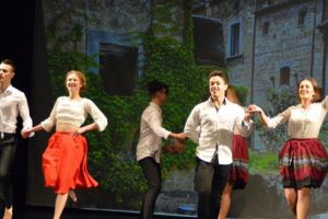 Galerie foto: Dragostea celebrată prin cântec, dans şi poezie, la Reghin