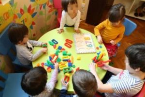 Copiii cu tulburare de spectru autist, ascunşi pentru o inspecţie de nota 10 